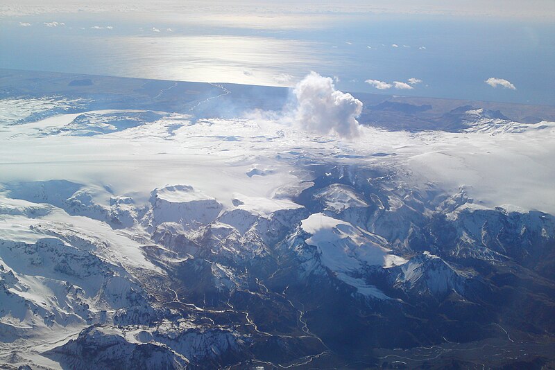 File:Iceland volcano april 4 2010.JPG