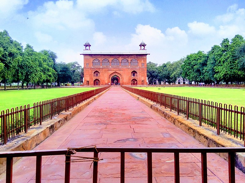 File:Inside the red fort.jpg