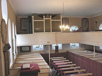 Interior of St Peter's church - geograph.org.uk - 794827.jpg