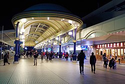 JR京葉線 舞浜駅 Maihama sta. 2015.1.02 - panoramio.jpg