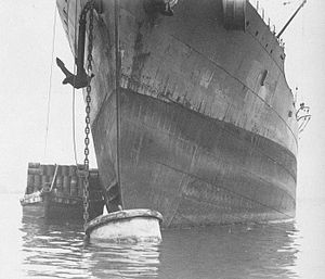 Armada jepang oiler Kazahaya Aug-14-1943.jpg