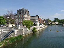 La maison Courvoisier au bord de la Charente.