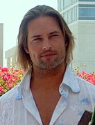 Josh Holloway, interpreta a Sawyer.