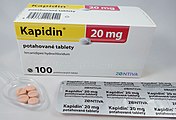 Čeština: Kapidin, hromadně vyráběný léčivý přípravek, 1 tableta obsahuje 20 mg lerkanidipinu. Výrobce Zentiva. English: Kapidin, proprietary medicinal product, 1 tablet contains 20 mg of lercanidipine. Manufacturer Zentiva.