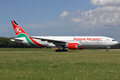 Kenya Airways Boeing 777-200ER в аеропорту