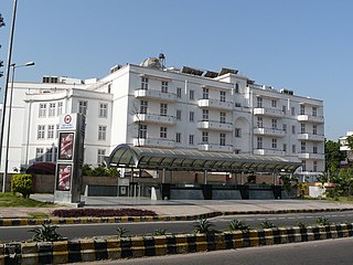 <span class="mw-page-title-main">Khan Market metro station</span> Metro station in Delhi, India