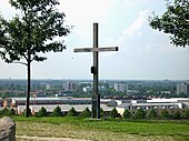 Gipfelkreuz auf dem Nordhügel, einem künstlichen Aussichtshügel (2007)