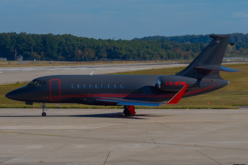 File:LX-EVM Dassault Falcon 2000EX c n 181 SVW (30143086497).jpg