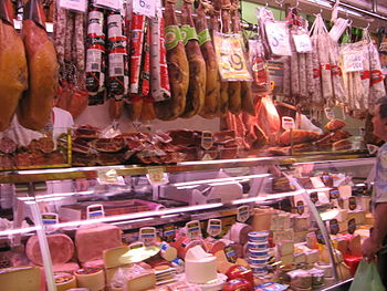 Mercat de la Boqueria, meats and cheese
