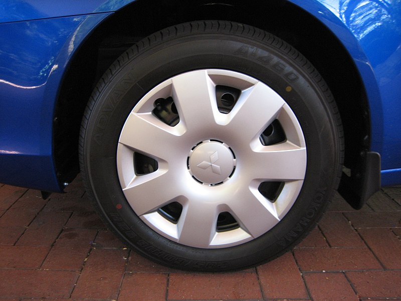 Fil:Lancer Hubcap.jpg