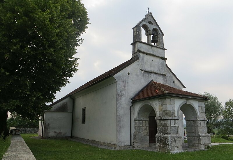 File:Landol Slovenia - church.jpg