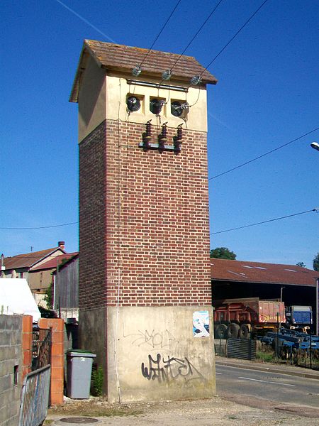 File:Longuesse (95), ancien poste transformateur, rue de l'Aubette.jpg