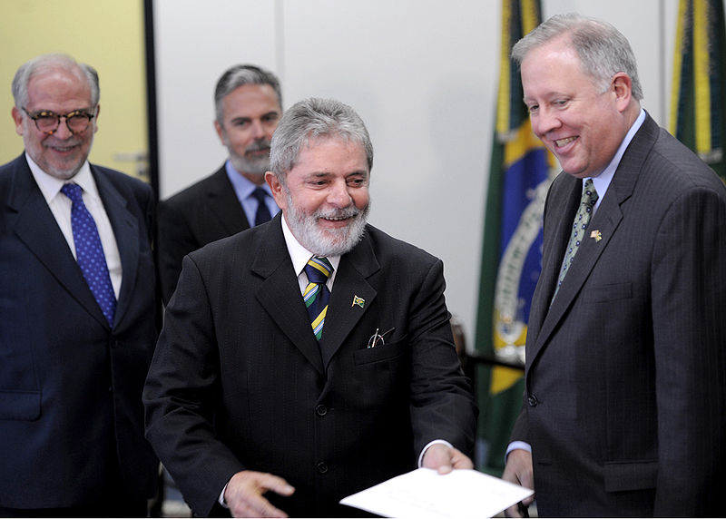 File:Lula recebe credenciais de Shannon.jpg