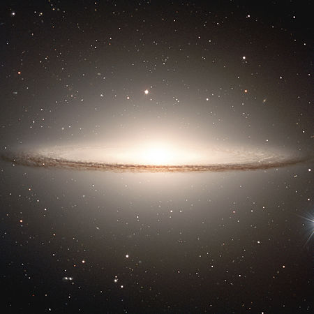 Tập tin:M104 - Sombrero.jpg