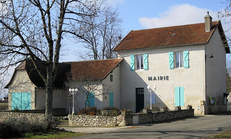 File:Mairie couzou.jpg