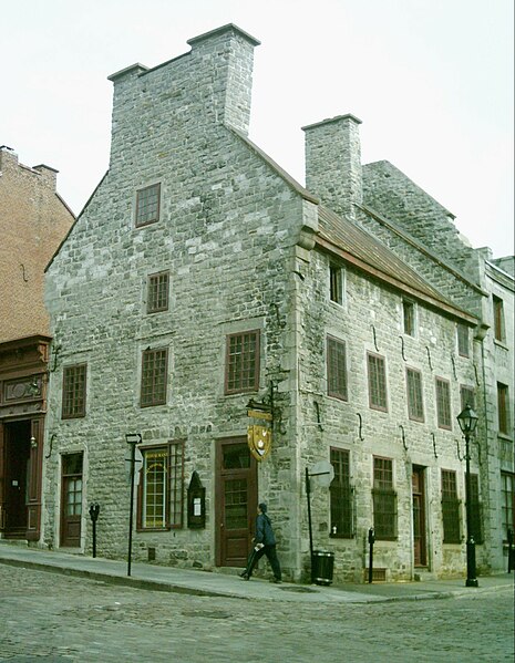 File:Maison Calvet.jpg