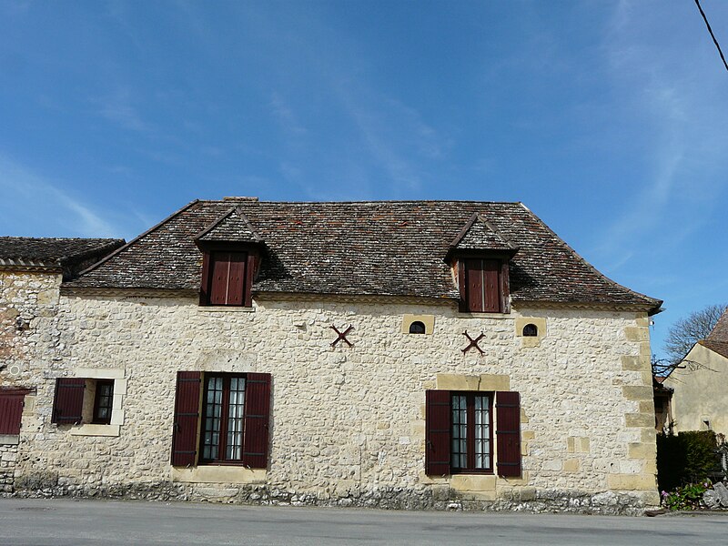 File:Maison dans le bourg de Faux (24) bâtiment.JPG