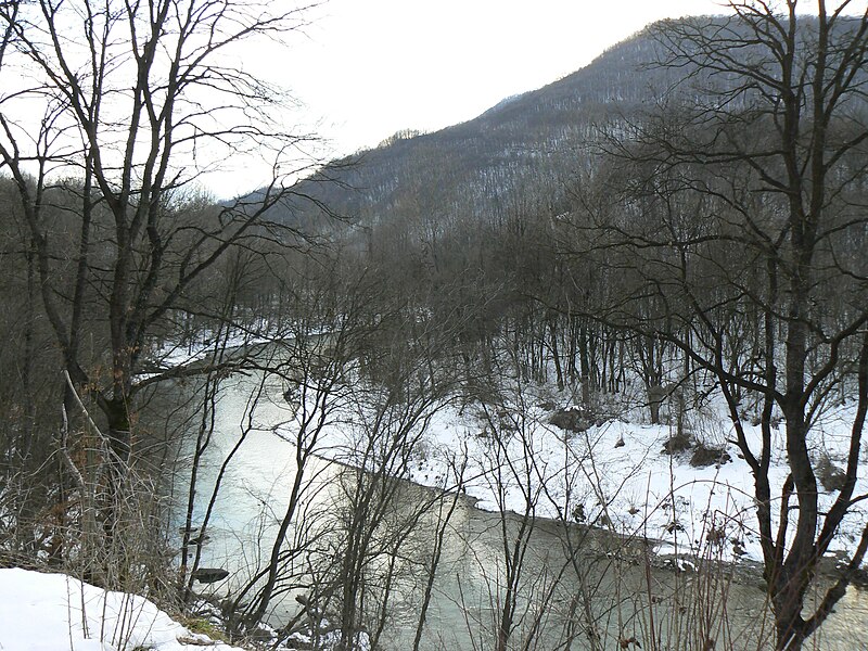 File:Malak-Iskar-river.jpg