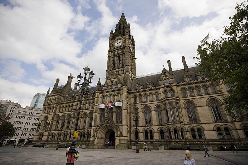 Archivo:Manchester town hall 2009 wide angle.jpg