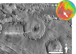 Марсианский ударный кратер Аудеманс по данным дня THEMIS.png