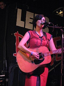 Performing live Melissa McClelland at NXNE 2007.JPG