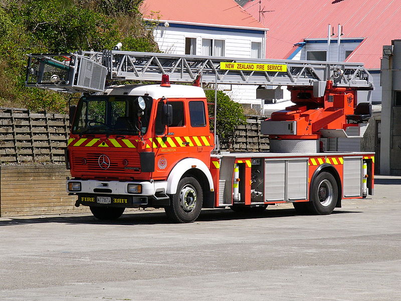 File:Metz Turntable Ladder - Flickr - 111 Emergency (2).jpg