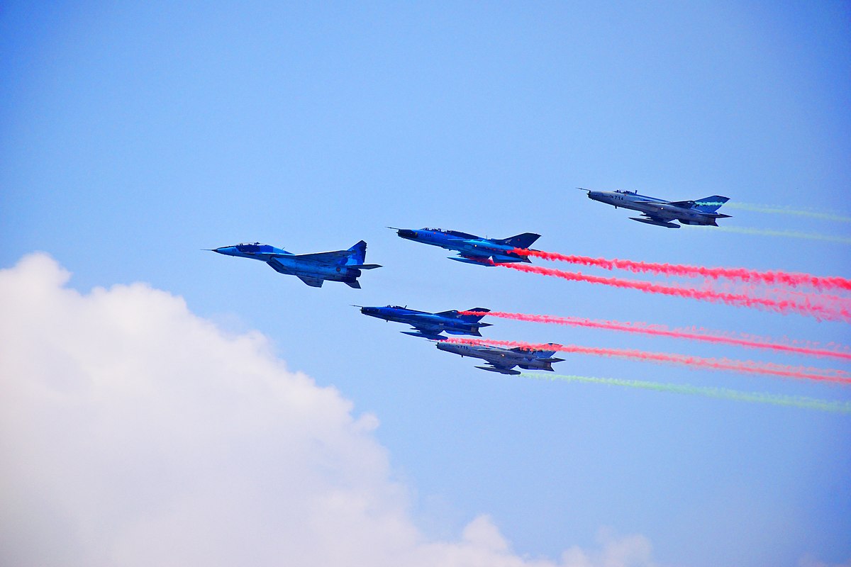 Thunderbirds perform the MLB All-Star Game flyover