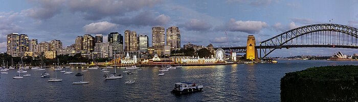 Milsons Point pano from McMahons Point.jpg