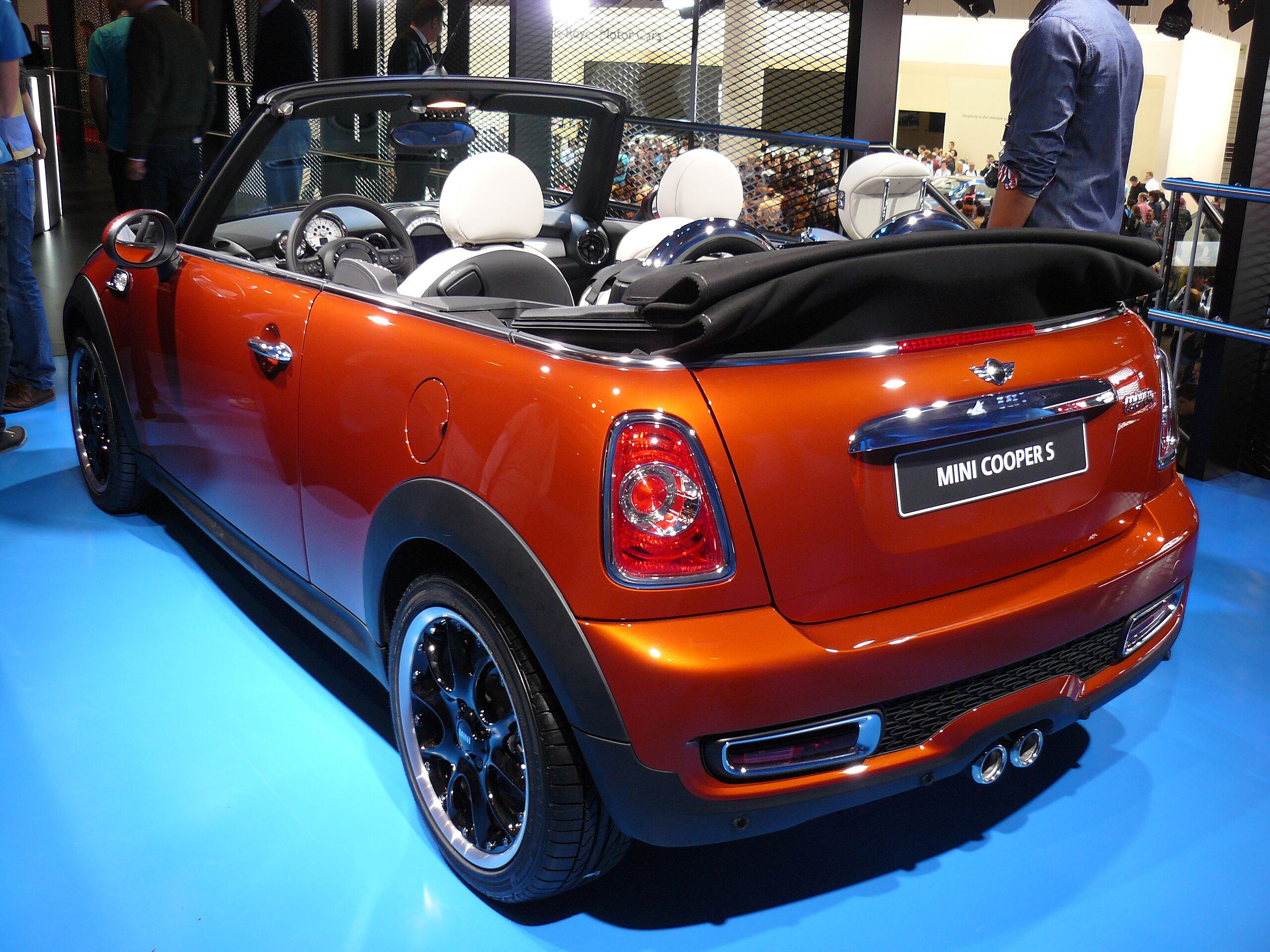 File:2008 Mini Cabrio (R52 MY05) Cooper S Chilli convertible (2010-07-10)  01.jpg - Wikimedia Commons