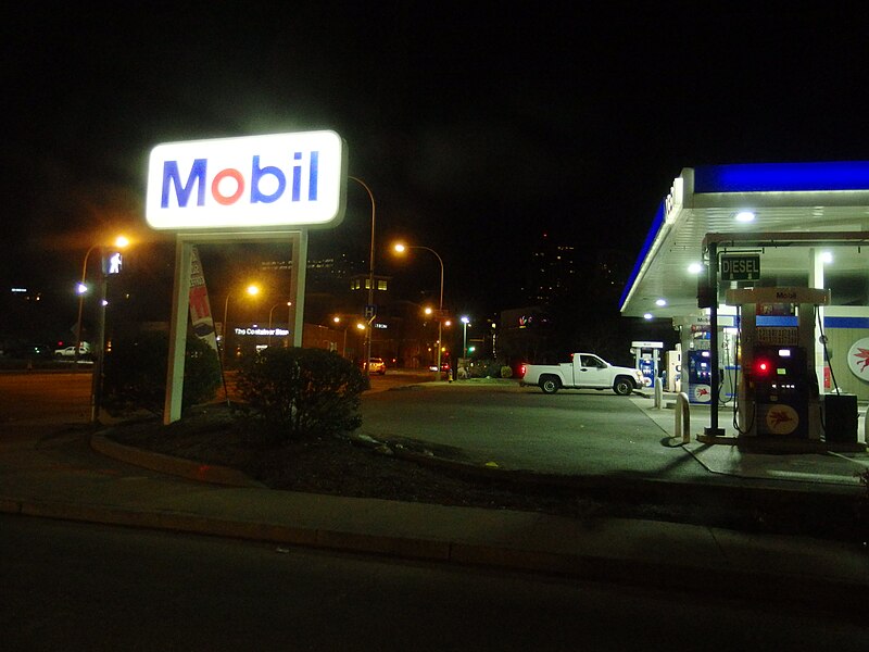 File:Mobil gas station.JPG