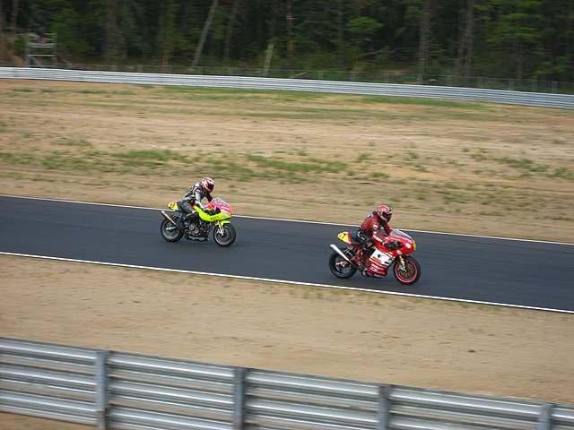 Two classes of bikes used in the SunTrust Moto-ST Series