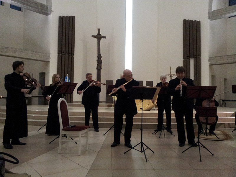File:Musica humana Mažeikių bažnyčioje. 2012-02-15. - panoramio.jpg
