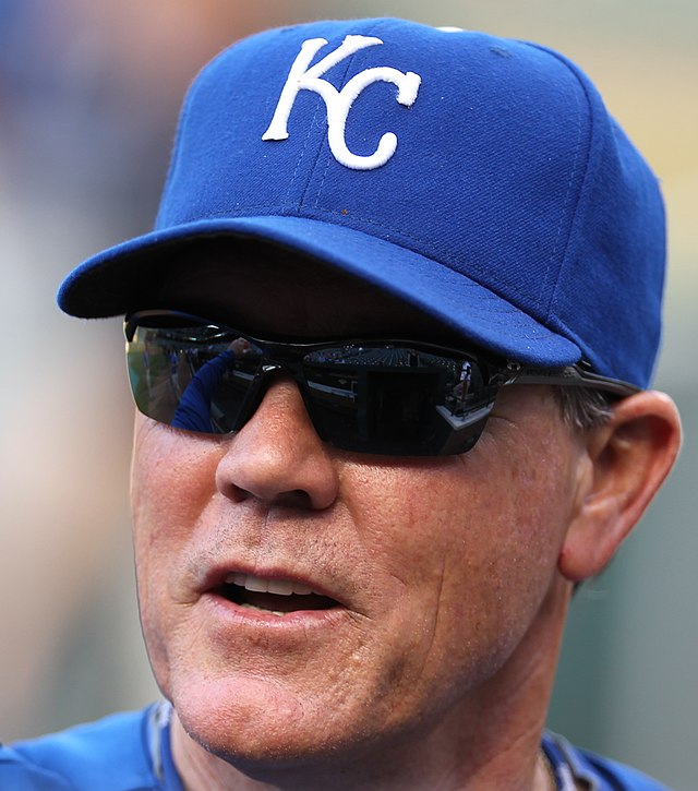 Kansas City Royals manage Ned Yost (L) relieves rookie starting