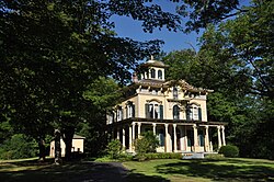 NewHartfordCT PhilipChapinHouse.jpg