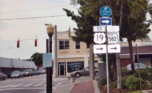 West end of SR 582 at US 19 Alt. in Tarpon Springs, July 2003