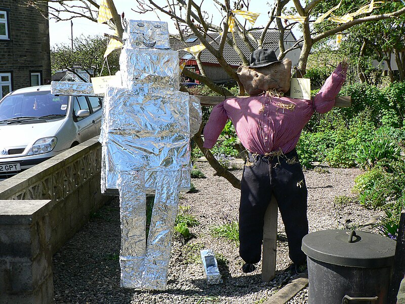 File:Northowram Scarecrow Festival 2014 25.jpg