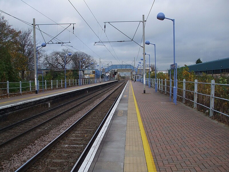 File:Northumberland Park stn look north.JPG