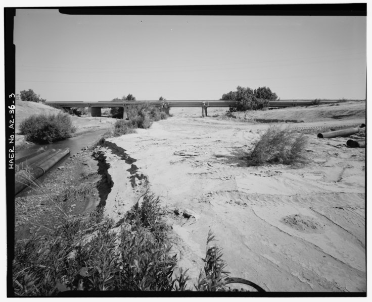 File:OVERALL VIEW OF BRIDGE. VIEW TO SOUTH. - Hassayampa Bridge, Spanning Hassayampa River at old U.S. Highway 80, Arlington, Maricopa County, AZ HAER ARIZ,7-ARL.V,1-3.tif