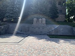 Memorial aos irmãos Orbeli em Tsaghkadzor