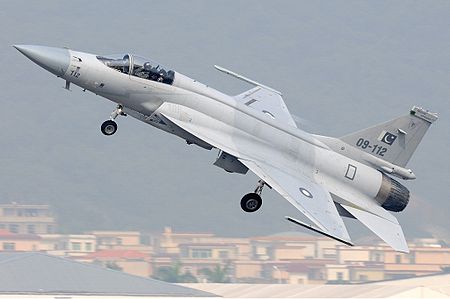 Fail:Pakistan_Air_Force_Chengdu_JF-17_Gu.jpg