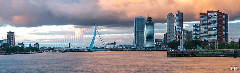 File:Panorama-skyline-rotterdam (42741866822).jpg