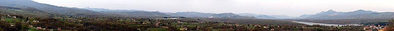 File:Panorama della Val d'Agri.jpg