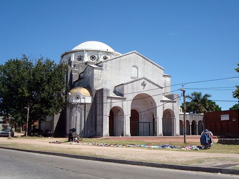 File:Parroquia La Cruz de Carrasco.jpg