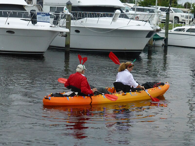 File:Peltier Lighted Kayak Photos (10) (23546272402).jpg