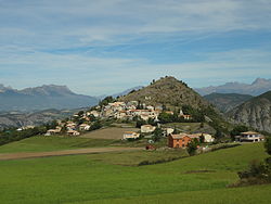 Piégut, vue du village du sud-o.jpg