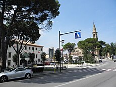 Piazza del Municipio e Via Roma (Carrara San Giorgio, Due Carrare).jpg
