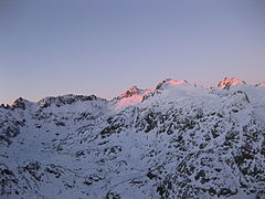 Pico Almanzor wintery sunrise.jpg