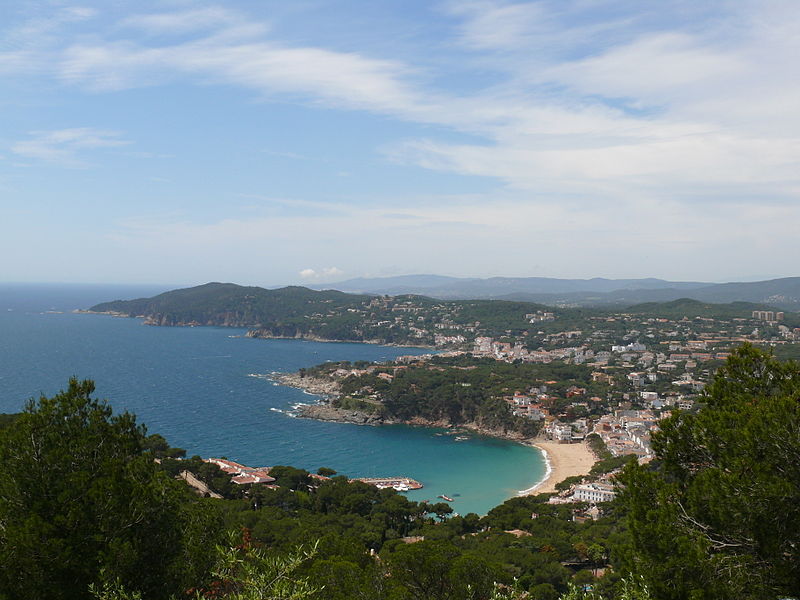 File:Platja de Llafranc des de el Far Sant Sebastia 1.JPG