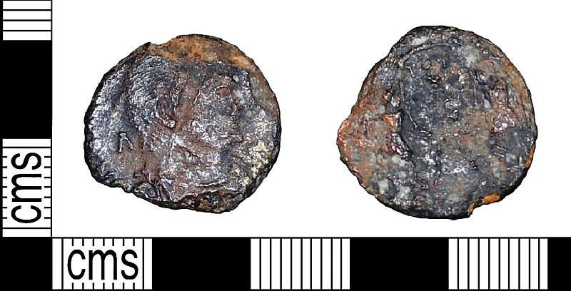 File:Post Medieval copper alloy, possibly a mount (FindID 602497).jpg