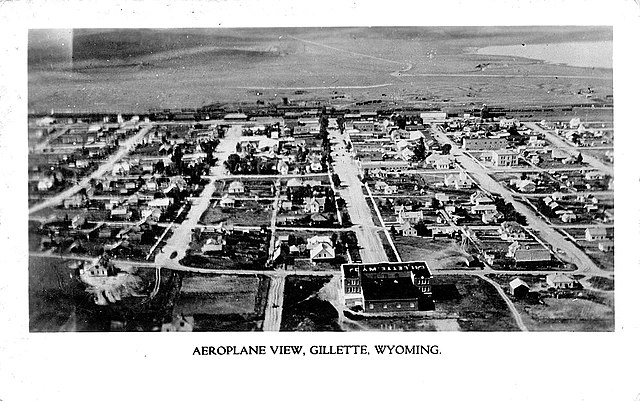 Postcard with an aerial view of Gillette around 1930